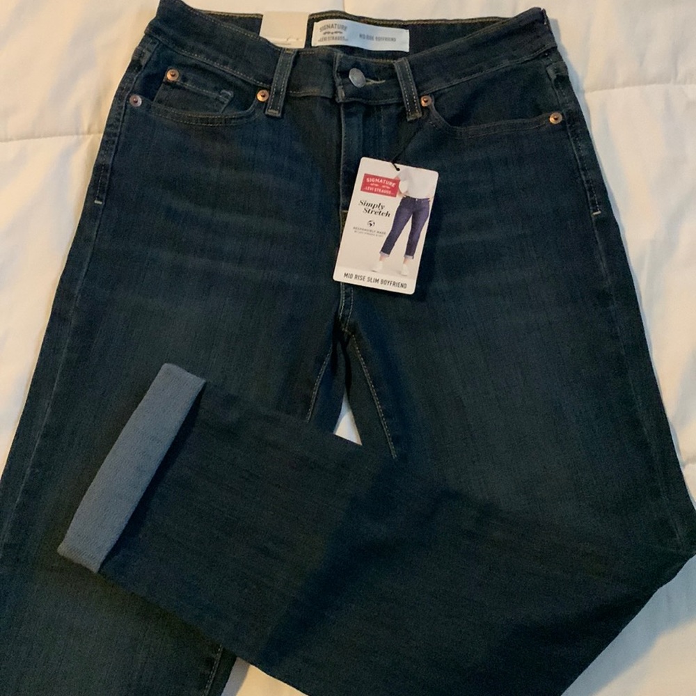NWT Levi Strauss Signature Mid Rise slim Boyfriend Stretch Denim Jeans Size 2